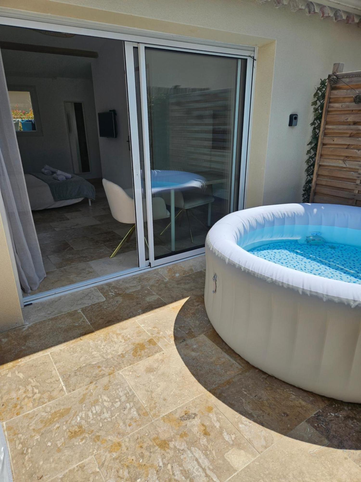 Havre De Paix Climatise Vers Gordes - Spa & Nature Beaumettes المظهر الخارجي الصورة